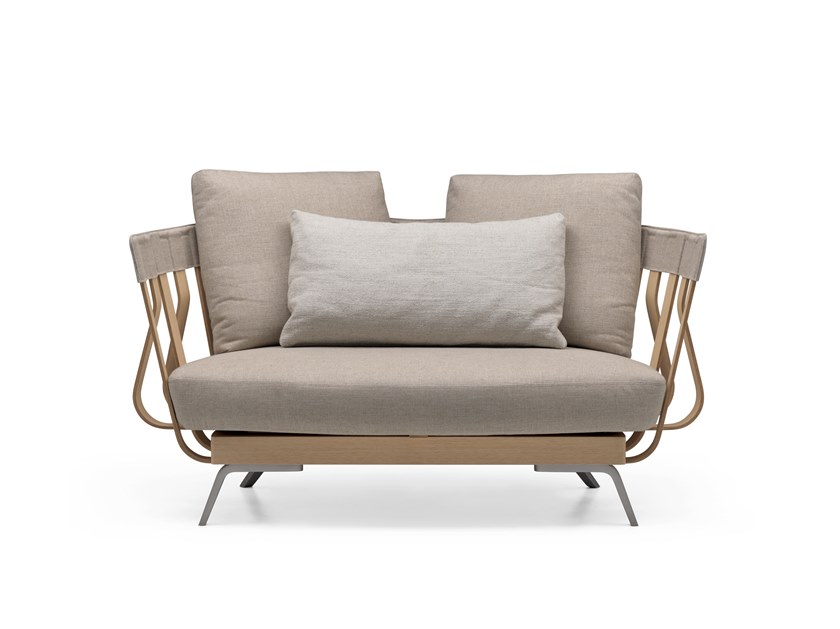 E LA NAVE VA ARMCHAIR - 02A