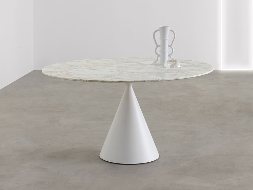 CLAY | Round table