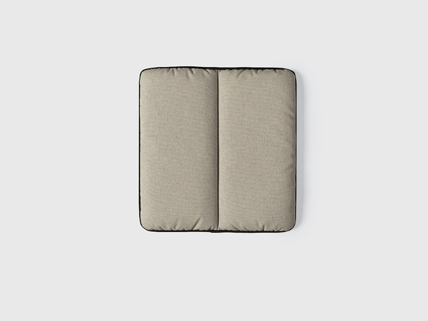 LIPS | Square cushion