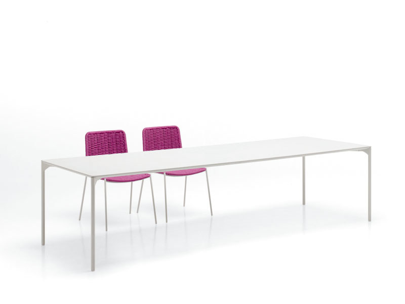 PLANO | Table